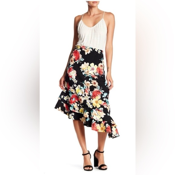 bobeau Dresses & Skirts - Bobeau Black Floral Print Ruffle Hem Asymmetrical Skirt Size Small NWT